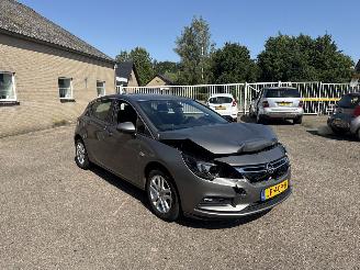 Voiture accidenté Opel Astra 1.4 Edition AUT REST BPM €800,-!!! 2016/5