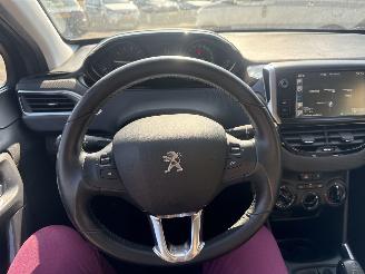 Peugeot 2008 1.2 PureT. Blue Lion REST BPM €600,-!!! picture 24