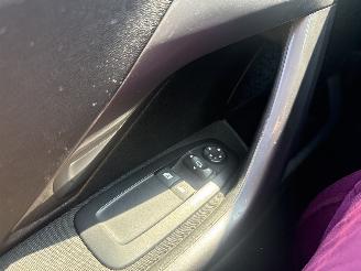 Peugeot 2008 1.2 PureT. Blue Lion REST BPM €600,-!!! picture 28