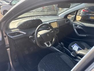 Peugeot 2008 1.2 PureT. Blue Lion REST BPM €600,-!!! picture 23