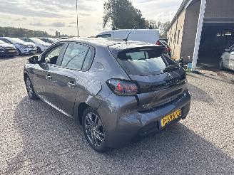 Peugeot 208 1.2 PT Active Pack picture 5