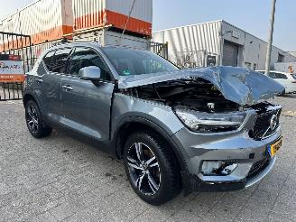 Voiture accidenté Volvo XC40 2.0 T4 Momentum 2018/10