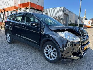 Schadeauto Ford Kuga 1.5 Titanium 4WD Automaat 2015/3