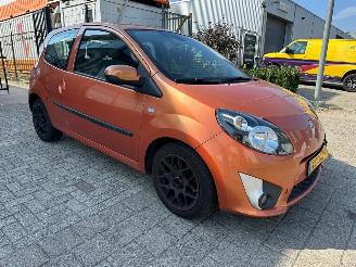 damaged passenger cars Renault Twingo 1.2-16V Authentique 2010/5