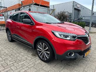 damaged passenger cars Renault Kadjar 1.2 TCe Bose Automaat 2017/5