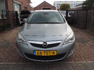 Opel Astra 1.4 Turbo cosmo picture 2