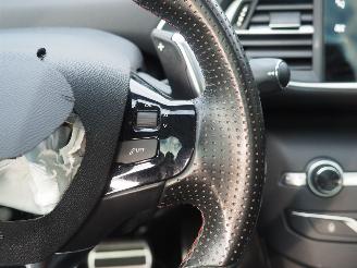 Peugeot 308 1.2 PureTech Blue Lease GT picture 19