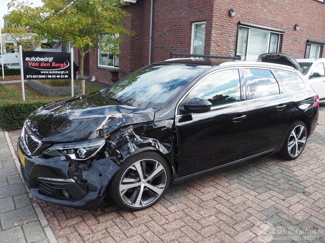 Peugeot 308 1.2 PureTech Blue Lease GT