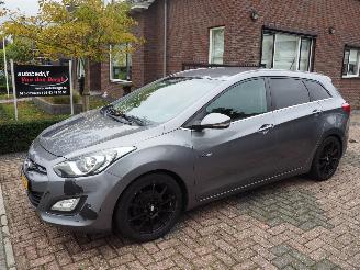 Damaged car Hyundai I-30 Wagon 1.6 GDI Business Edition 2013/9