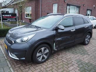 Auto incidentate Kia Niro 1.6 firs edition hybrid 2017/1