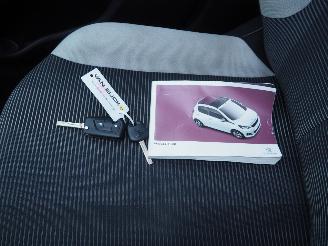 Peugeot 108 1.0 E-VTi Active Top! picture 22
