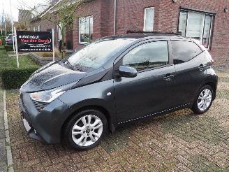damaged passenger cars Toyota Aygo 1.0 VVT-i X-Joy 2018/11