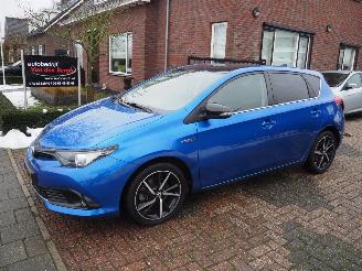Schadeauto Toyota Auris 1.8 Hybrid dynamic Ultimate 2019/4