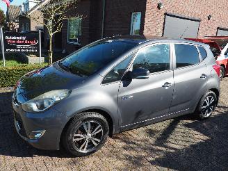 uszkodzony samochody osobowe Hyundai Ix20 1.4i I-Motion 2011/3