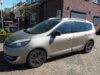 Schadeauto Renault Grand-scenic 1.2 TCE Bose 2014/2