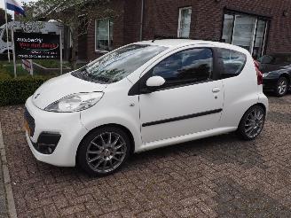 škoda osobní automobily Peugeot 107 1.0 Active 2012/9