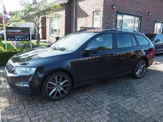 uszkodzony samochody osobowe Skoda Octavia 2.0 Tdi RS Motorschade 2015/2