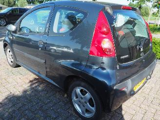 Peugeot 107 1.0-12V XS Urban Move picture 6