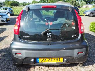 Peugeot 107 1.0-12V XS Urban Move picture 5