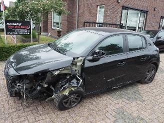 Damaged car Peugeot 208 1.2 PureTech Active Pack Automaat 2022/9