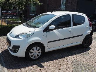 škoda osobní automobily Peugeot 107 1.0 Active 2012/12