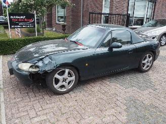 Schadeauto Mazda MX-5 1.8i Automaat 1998/8