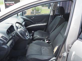 Toyota Corolla-verso 2.0 D-4D Sol picture 12