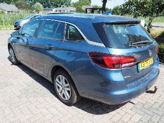 Opel Astra 1.6 CDTI Business+ Automaat picture 6