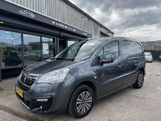 Avarii autoturisme Peugeot Partner 1.6 HDI PREMIUM PACK AIRCO AUTOMAAT 2017/8