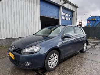 Vaurioauto  passenger cars Volkswagen Golf 1.2 TSI AIRCO KM: 172.000 NAP! 2010/10