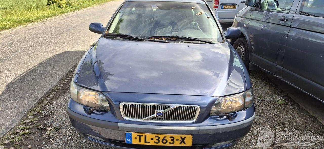 Volvo V-70 2.4 D