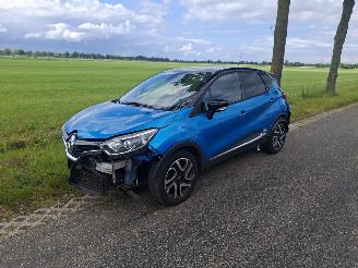 damaged passenger cars Renault Captur 0.9 Tce 2015/4