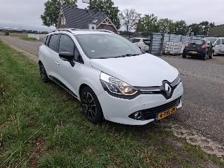 Renault Clio ESTATE TCe picture 2