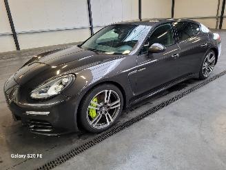 Auto incidentate Porsche Panamera S 3.0 e-Hybrid 245-KW Automaat Plug-In 2014/10