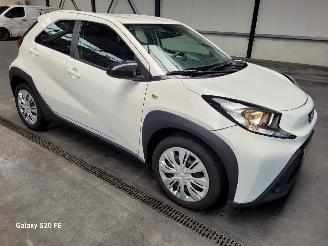 skadebil auto Toyota Aygo X 1.0 VVT-i 53-KW 5-Bak Play 5drs Airco 2022/7