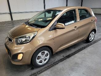 Unfallwagen Kia Picanto 1.0 CVVT 51-kw Comfort 5drs Airco 2013/2