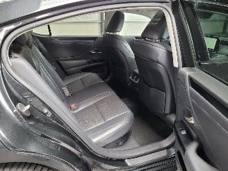 Lexus ES 300h Hybrid 160-KW Automaat picture 17