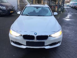 BMW 3-serie 320i High Executive picture 2