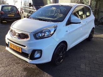 Schadeauto Kia Picanto  2012/8