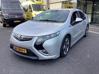 Damaged car Opel Ampera 1.4 2013/1