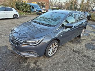 skadebil auto Opel Astra 1.6 CDTI Business + 2016/5