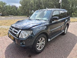 Damaged car Mitsubishi Pajero 3.2 DI-D INSTYL 2014/10