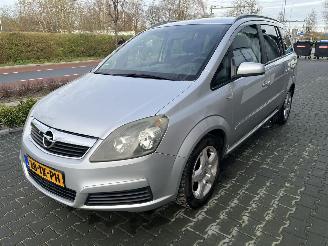 Auto incidentate Opel Zafira 1.8 Enjoy Airco 7 persoons 2006/10