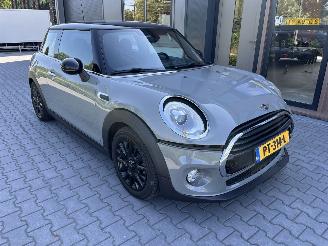 Vaurioauto  passenger cars Mini Cooper Pepper Serious Business 2017/9
