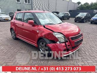 Coche siniestrado Suzuki Swift Swift (ZA/ZC/ZD1/2/3/9), Hatchback, 2005 / 2015 1.5 VVT 16V 2005/4