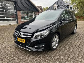 Vaurioauto  passenger cars Mercedes B-klasse B180 Amibition Automaat 2016/1
