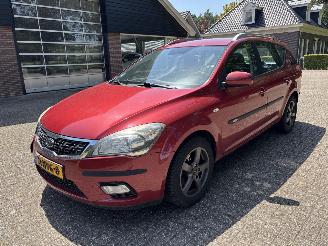 uszkodzony samochody osobowe Kia Ceed 1.6 crdi Sporty Wagon X-ecutive 2010/12
