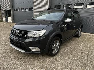 Schadeauto Dacia Sandero STEPWAY 0.9TCE NAVI / CRUISE / PDC 2019/8