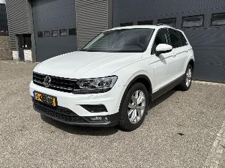 Auto incidentate Volkswagen Tiguan 2.0 TSI 4X4 AUTOMAAT / NAVI / CRUISE / CAMERA 2019/10
