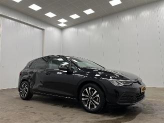 Damaged car Volkswagen Golf 2.0 TDI 5-drs Navi Clima 2021/2
